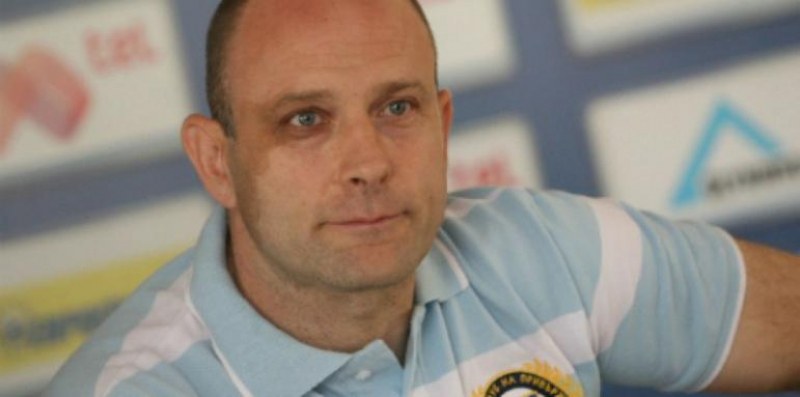 Тити Папазов няма да бъде треньор на Левски Лукойл през новия сезон