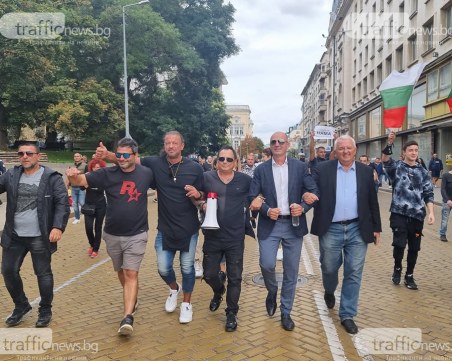 Емил Коларов: Блокадите ще продължават, премиерът очевидно не иска да говори с нас