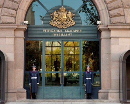 Служебният кабинет на среща при президента