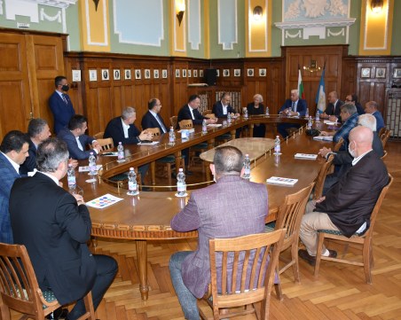 Здравко Димитров прие делегация от Бурса, водена от кмета Алинур Акташ