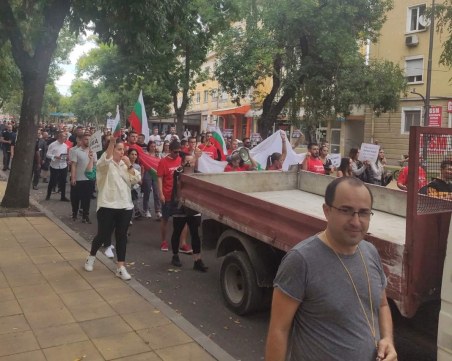 Голям протест на ресторантьорите в Кърджали блокира пътя към Гърция