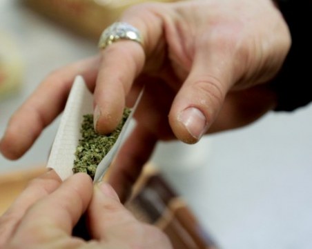 Хванаха мъж с наркотици в Столипиново, друг 