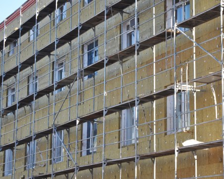 Местят над 2000 пловдивски гимназисти от три училища в сгради на други школа