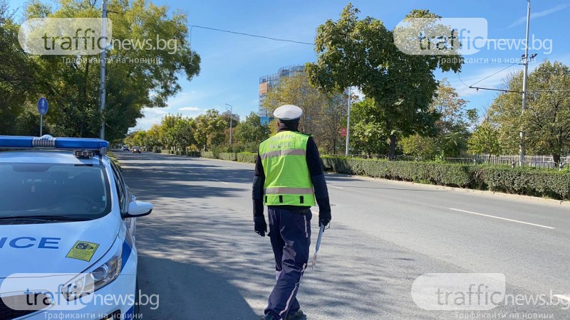 Надрусан шофьор блъсна патрулка в Кършияка