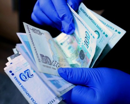 Арестуваха инспектор по труда, изнудвал фирма в Пазарджик
