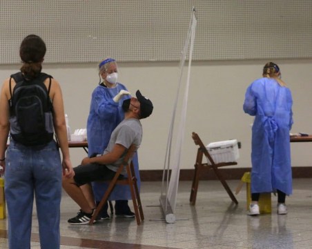 Строги санкции за хванатите с фалшиви сертификати за ваксинация в Гърция