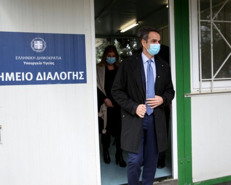 Гърция затяга мерките – от утре на закрито в заведения и кина с ваксина или отрицателен тест