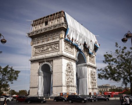 Сбъднатата мечта на Кристо: Откриват опакованата Триумфална арка на 18 септември