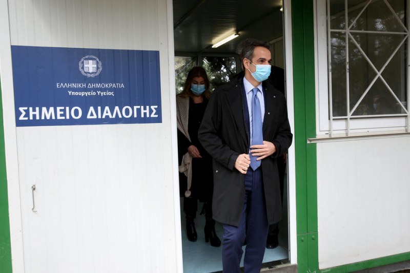 Гърция затяга мерките – от утре на закрито в заведения и кина с ваксина или отрицателен тест