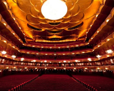 Легендарната опера Метрополитън отвори врати 18 месеца по-късно