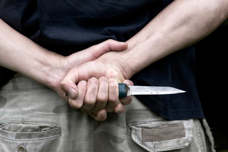 Трима души са били намушкани с нож в Габрово, жена е с опасност за живота