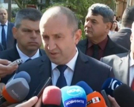 Радев: Подкрепям ценности, а не партии