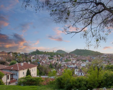 Слънце и летни температури днес под тепетата