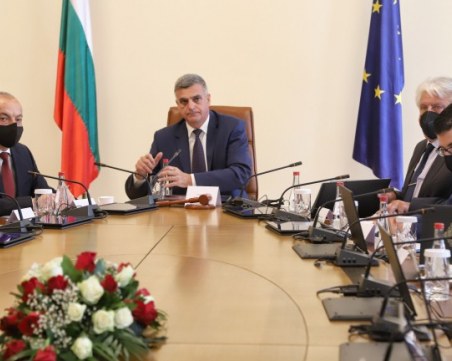 Служебният кабинет се отчита утре