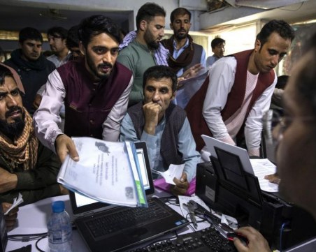 Германия издаде разрешения за пребиваване на 2600 афганистанци и семействата им