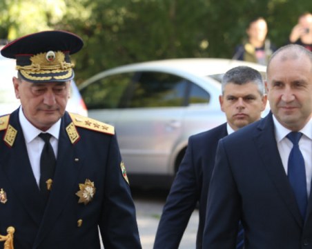 Президентът е подписал указа, с който разпуска Народното събрание