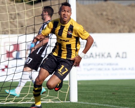 Бивш играч на Ботев подписва с Левски до дни