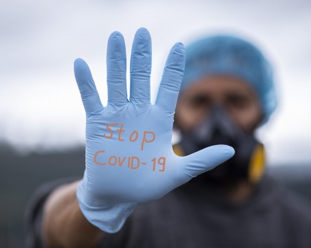 Ресторантьори след епидемичния взрив в цех: Министър КацарOFF, ще затворите ли всички фабрики?