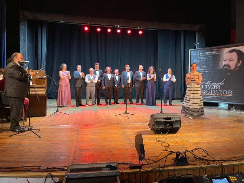 Гала концерт на майсторски вокален клас на Маестро Калуди Калудов разтърси Созопол