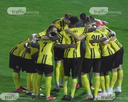 Току и Конате изведоха Ботев на първото място в класирането