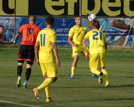 Марица се върна на победния път след категорична победа в Добрич