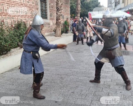 Рицари в схватка на Главната, започна фестивалът  