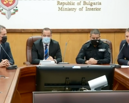 Разбиха масивна група за трафик на мигранти през България, струвало до 10 000 евро за човек