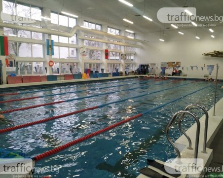 Състезатели, треньори и родители излизат на протест за басейн 