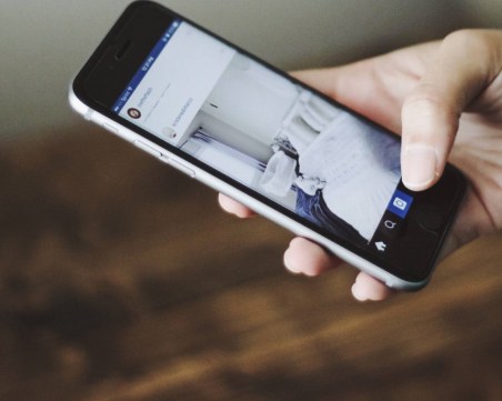 Човек, отключил 1.9 млн. телефони, ще лежи 12 години