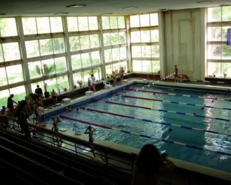 Напрежението заради басейн 