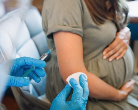 Проф. Радка Аргирова: Бременните да не се притесняват от ваксините срещу COVID-19