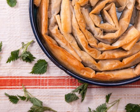 Постна баница с коприва и булгур