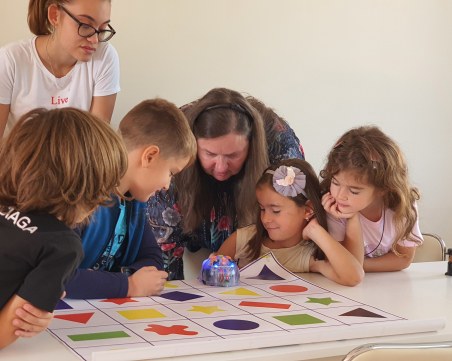 Защо Академия 