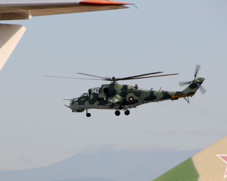 Десетки самолети излетяха от музея в Крумово за 4-а обиколка на България