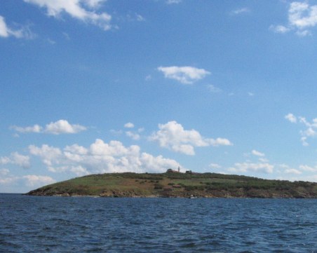 Мистерия: Откриха жена на отдалечен остров, тя не знае коя е и как е попаднала там