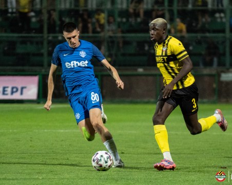 Най-новото попълнение на Ботев прави дебют, вижте съставите