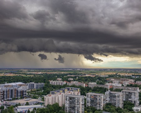 Облачно време под тепетата, температурите падат под 20 градуса
