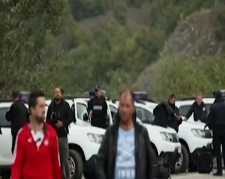 Продължава напрежението на границата между Сърбия и Косово