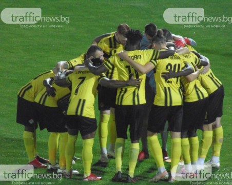 Ботев влиза в дербито за първи път като лидер в класирането