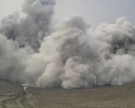 Изригна вулканът Фуего, посипа с пепел четири села