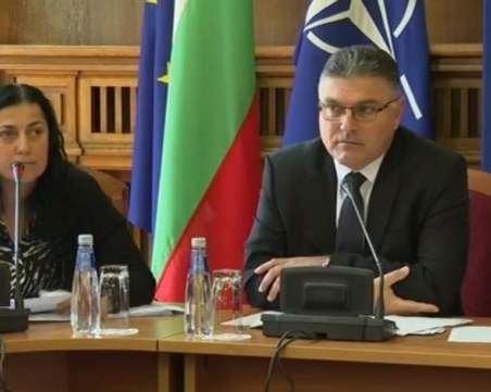 Министърът на отбраната: Няма пилотска грешка при катастрофата на майор Терзиев
