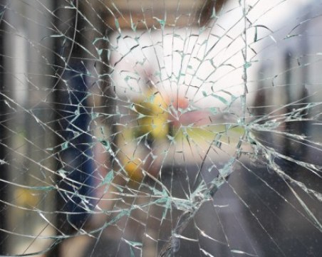 Пиян шофьор се заби в заведение във Велинград