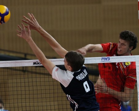 България U21 загуби от Полша, но продължава в първата осмица на Световното