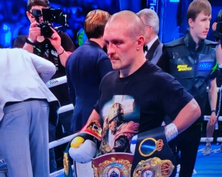 Безпощаден Усик детронира Джошуа и взе световните титли