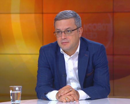Тома Биков: Ако Радев спечели, следващата партия, която ще се разцепи, е БСП