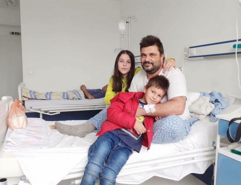 Самотен баща с две деца се нуждае от помощ за спешна операция