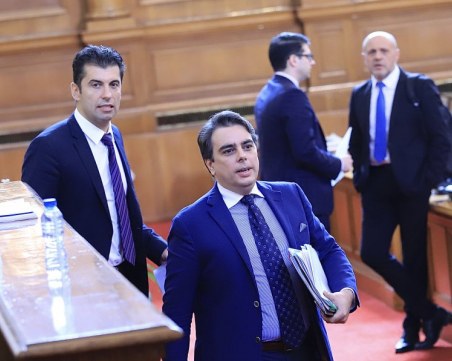 Асен Василев: Има достатъчно хора, които искат да ни финансират, безвъзмездно