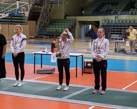 България със злато, сребро и два бронза на международния турнир по фехтовка в Пловдив