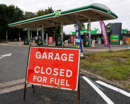 Българка за ситуацията на Острова: Като дежа вю от 90-те години в България - опашки по бензиностанциите и празни рафтове