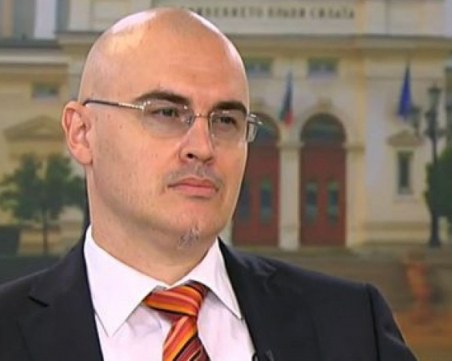 Етичната комисия към СУ: Петър Илиев е плагиатствал, решават дали да го уволнят